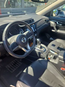 Photos of 2017 Nissan Rogue SL for sale in Holland, MI at Zeigler Hyundai of Holland