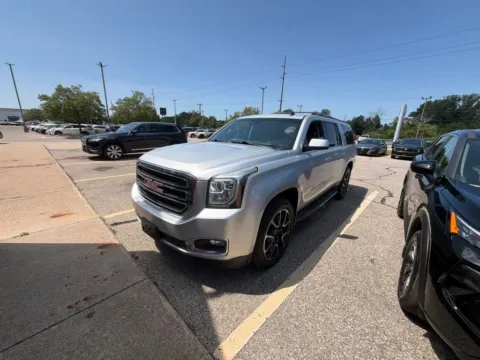 Silver 2015 GMC Yukon XL SLT 1500 for sale in Holland, MI
