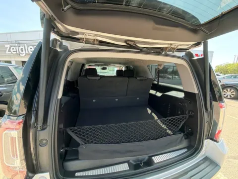 More photos of 2015 GMC Yukon XL SLT 1500 at Zeigler Hyundai of Holland, MI