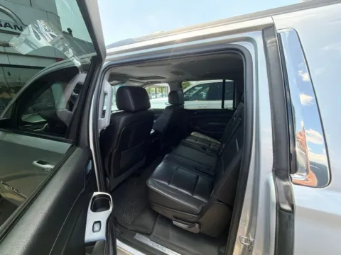 More photos of 2015 GMC Yukon XL SLT 1500 at Zeigler Hyundai of Holland, MI