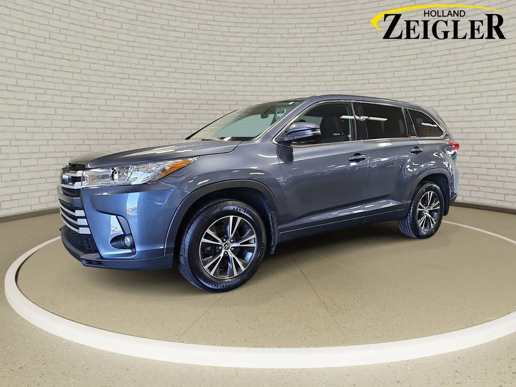 Unknown 2018 Toyota Highlander LE Plus for sale in Holland, MI