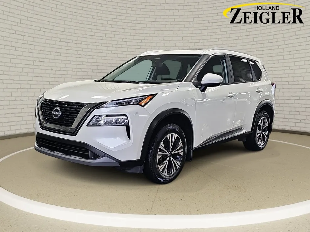 White 2023 Nissan Rogue SV for sale in Holland, MI
