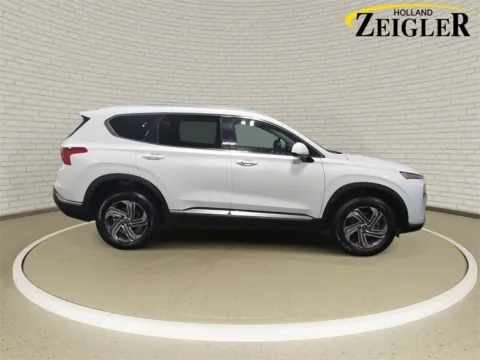More photos of 2022 Hyundai Santa Fe SEL at Zeigler Hyundai of Holland, MI