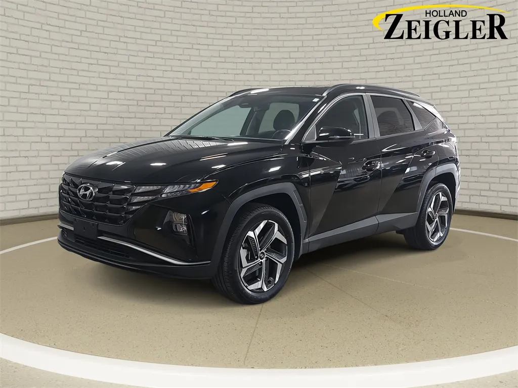Black 2023 Hyundai Tucson SEL for sale in Holland, MI