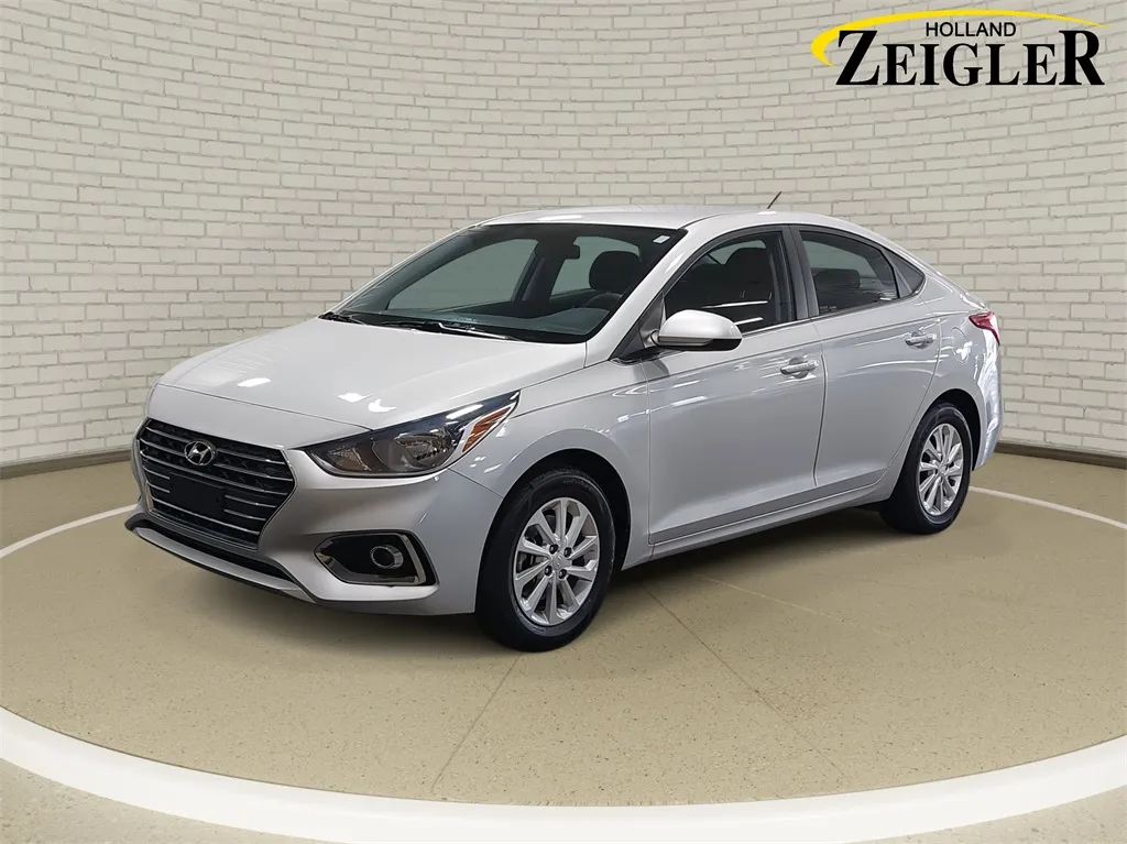 Silver 2022 Hyundai Accent SEL for sale in Holland, MI