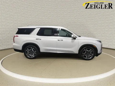 More photos of 2023 Hyundai Palisade Limited at Zeigler Hyundai of Holland, MI