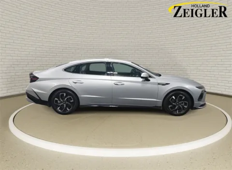 More photos of 2024 Hyundai Sonata SEL at Zeigler Hyundai of Holland, MI