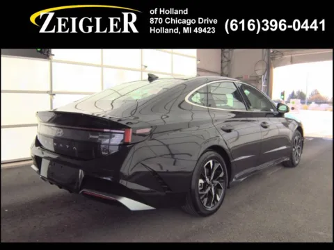 More photos of 2024 Hyundai Sonata SEL at Zeigler Hyundai of Holland, MI