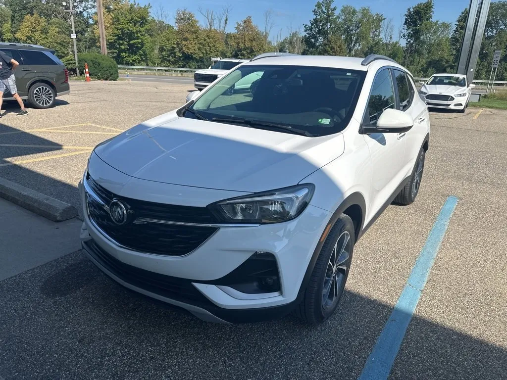 White 2020 Buick Encore GX Select for sale in Holland, MI