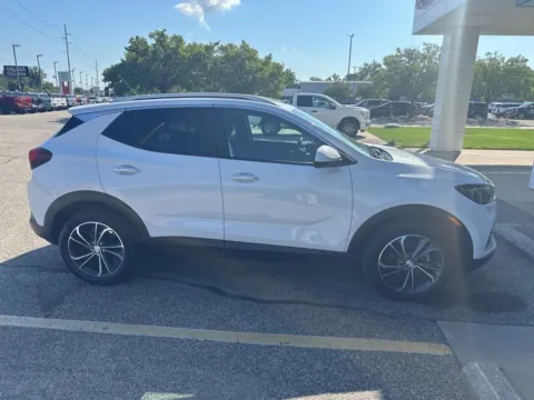 More photos of 2020 Buick Encore GX Select at Zeigler Hyundai of Holland, MI