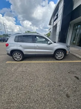 More photos of 2015 Volkswagen Tiguan SEL at Zeigler Hyundai of Holland, MI