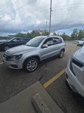 More photos of 2015 Volkswagen Tiguan SEL at Zeigler Hyundai of Holland, MI