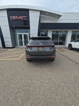 More photos of 2022 Hyundai Tucson SEL at Zeigler Hyundai of Holland, MI