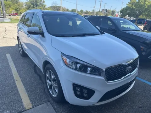 More photos of 2016 Kia Sorento SX Limited at Zeigler Hyundai of Holland, MI