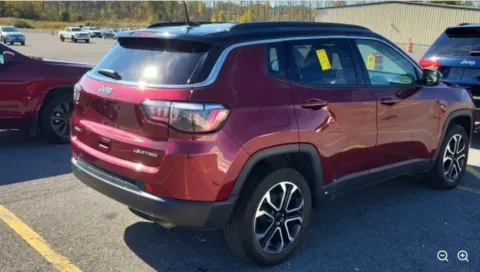 More photos of 2022 Jeep Compass Limited at Zeigler Hyundai of Holland, MI