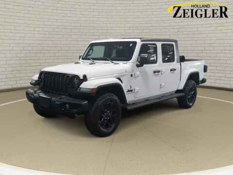 White 2022 Jeep Gladiator Altitude for sale in Holland, MI