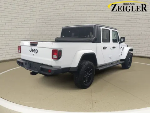 More photos of 2022 Jeep Gladiator Altitude at Zeigler Hyundai of Holland, MI