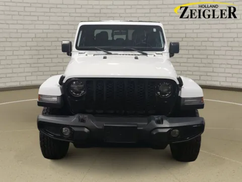 Photos of 2022 Jeep Gladiator Altitude for sale in Holland, MI at Zeigler Hyundai of Holland
