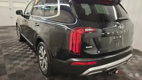Photos of 2020 Kia Telluride SX for sale in Holland, MI at Zeigler Hyundai of Holland
