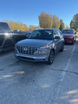 Gray 2022 Hyundai Venue Limited for sale in Holland, MI