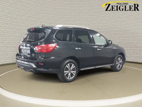 More photos of 2020 Nissan Pathfinder SV at Zeigler Hyundai of Holland, MI
