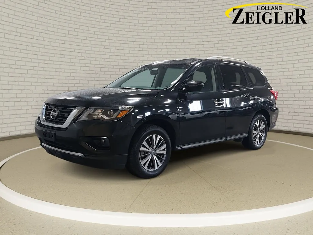 2020 Nissan Pathfinder SV for sale in Holland, MI