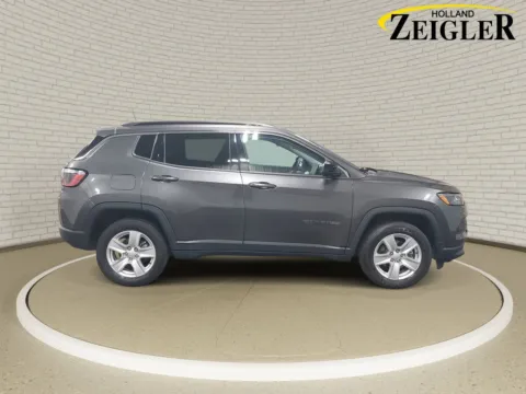 More photos of 2022 Jeep Compass Latitude at Zeigler Hyundai of Holland, MI