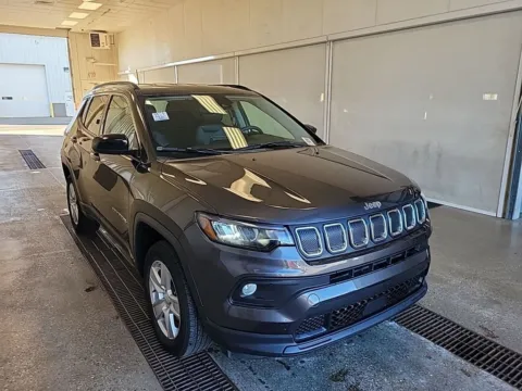 More photos of 2022 Jeep Compass Latitude at Zeigler Hyundai of Holland, MI