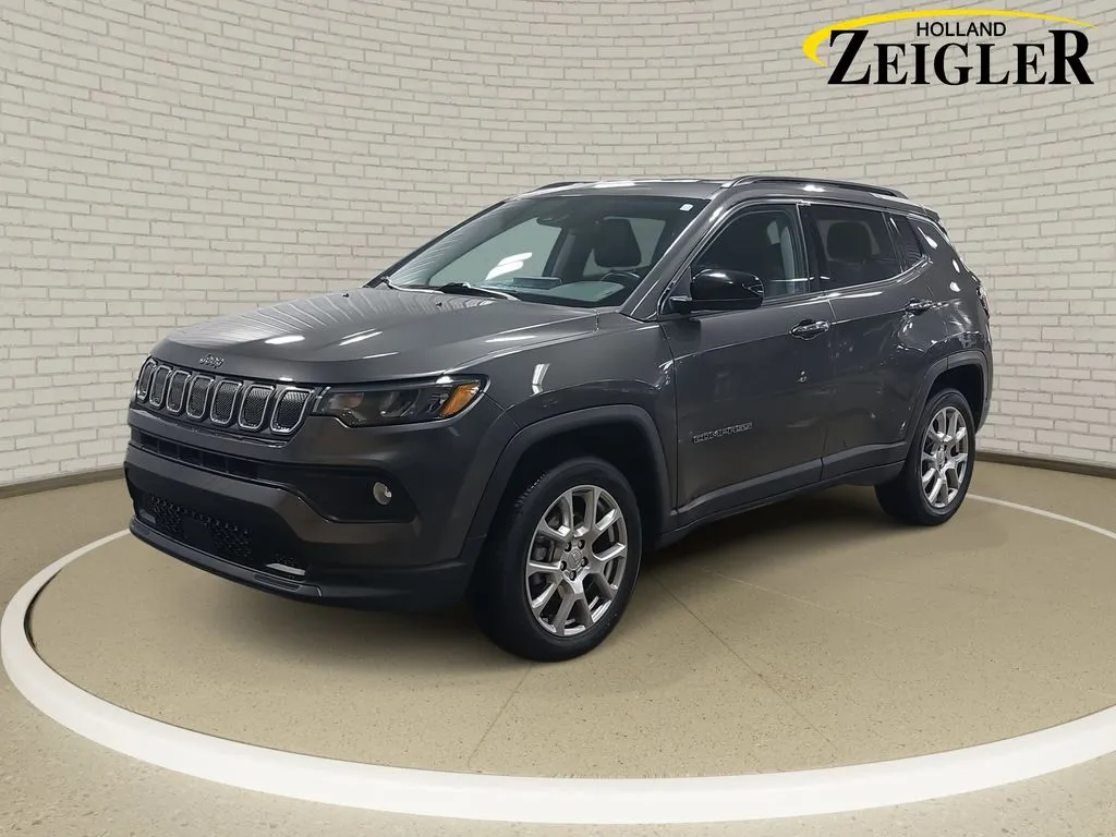 Gray 2022 Jeep Compass Latitude Lux for sale in Holland, MI