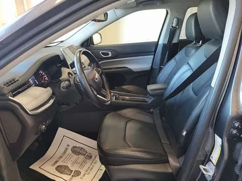 More photos of 2022 Jeep Compass Latitude Lux at Zeigler Hyundai of Holland, MI