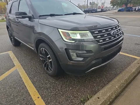 More photos of 2017 Ford Explorer XLT at Zeigler Hyundai of Holland, MI