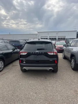 More photos of 2022 Ford Escape SEL at Zeigler Kia of Holland, MI