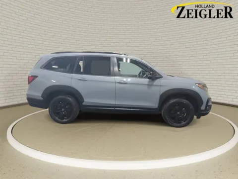 More photos of 2022 Honda Pilot TrailSport at Zeigler Kia of Holland, MI