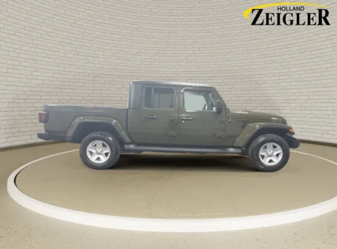 More photos of 2022 Jeep Gladiator Sport at Zeigler Kia of Holland, MI