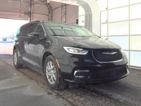 Black 2024 Chrysler Pacifica Touring L for sale in Holland, MI