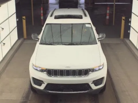 More photos of 2023 Jeep Grand Cherokee Laredo at Zeigler Kia of Holland, MI