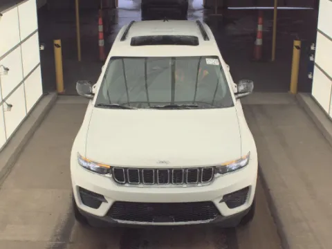 More photos of 2023 Jeep Grand Cherokee Laredo at Zeigler Kia of Holland, MI