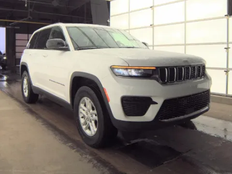 More photos of 2023 Jeep Grand Cherokee Laredo at Zeigler Kia of Holland, MI