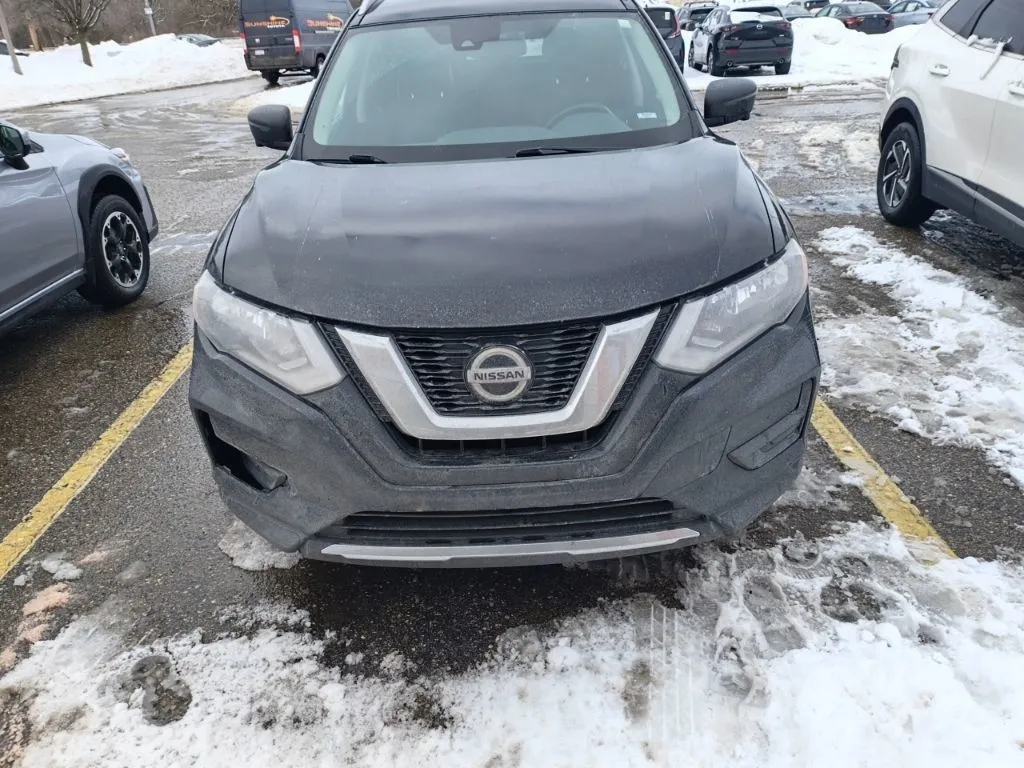 2020 Nissan Rogue SV for sale in Holland, MI
