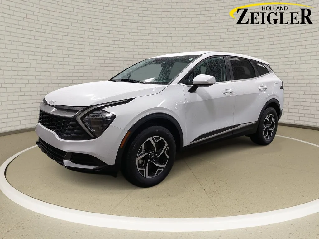 White 2025 Kia Sportage LX for sale in Holland, MI