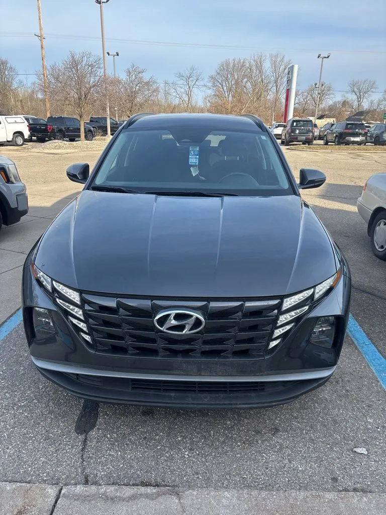 Gray 2023 Hyundai Tucson SEL for sale in Holland, MI