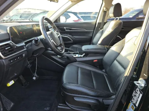 Photos of 2023 Kia Telluride LX for sale in Holland, MI at Zeigler Kia of Holland