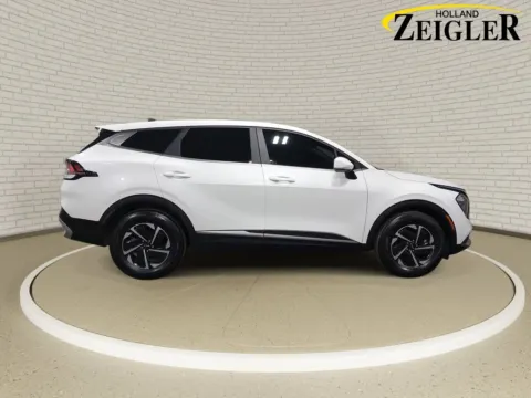More photos of 2023 Kia Sportage Hybrid LX at Zeigler Kia of Holland, MI