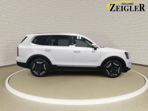 More photos of 2025 Kia Telluride S at Zeigler Kia of Holland, MI