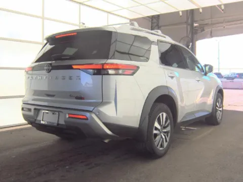 More photos of 2024 Nissan Pathfinder SL at Zeigler Kia of Holland, MI