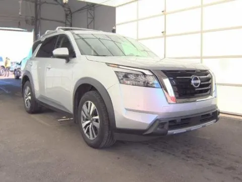 Silver 2024 Nissan Pathfinder SL for sale in Holland, MI