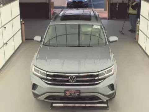 More photos of 2022 Volkswagen Atlas 3.6L V6 SE w/Technology at Zeigler Kia of Holland, MI