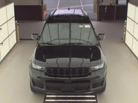 More photos of 2023 Jeep Grand Cherokee L Altitude at Zeigler Kia of Holland, MI