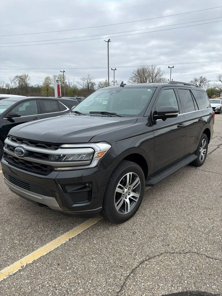 Gray 2024 Ford Expedition XLT for sale in Holland, MI