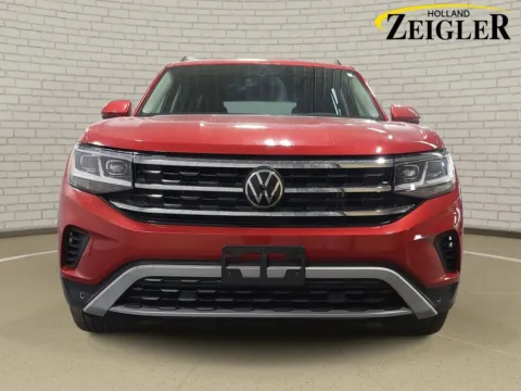 Photos of 2022 Volkswagen Atlas 3.6L V6 SE w/Technology for sale in Holland, MI at Zeigler Kia of Holland